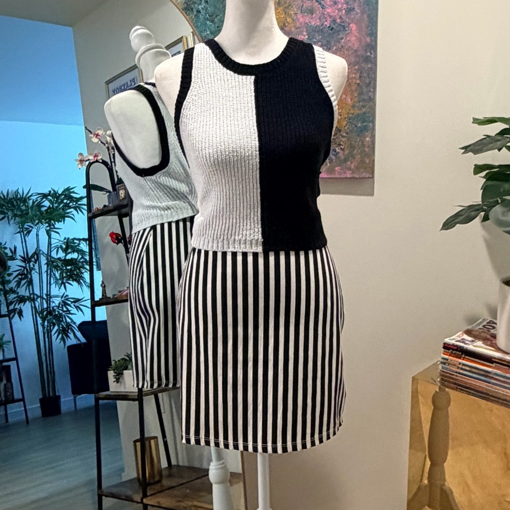 H&M Divided Black and White Colorblock Stripe Cropped Top size Large